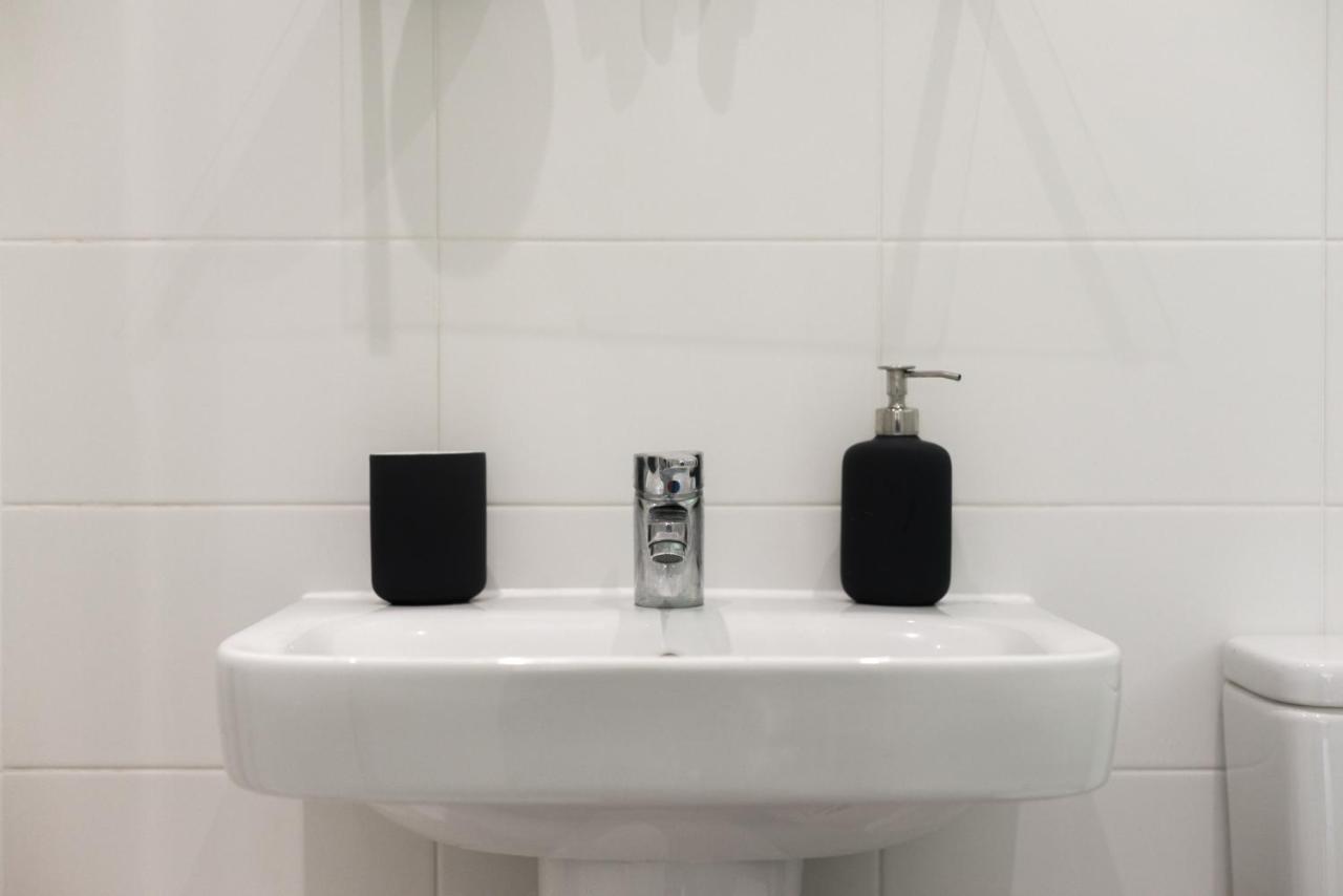 Hertford Serviced Apartments Ware Buitenkant foto