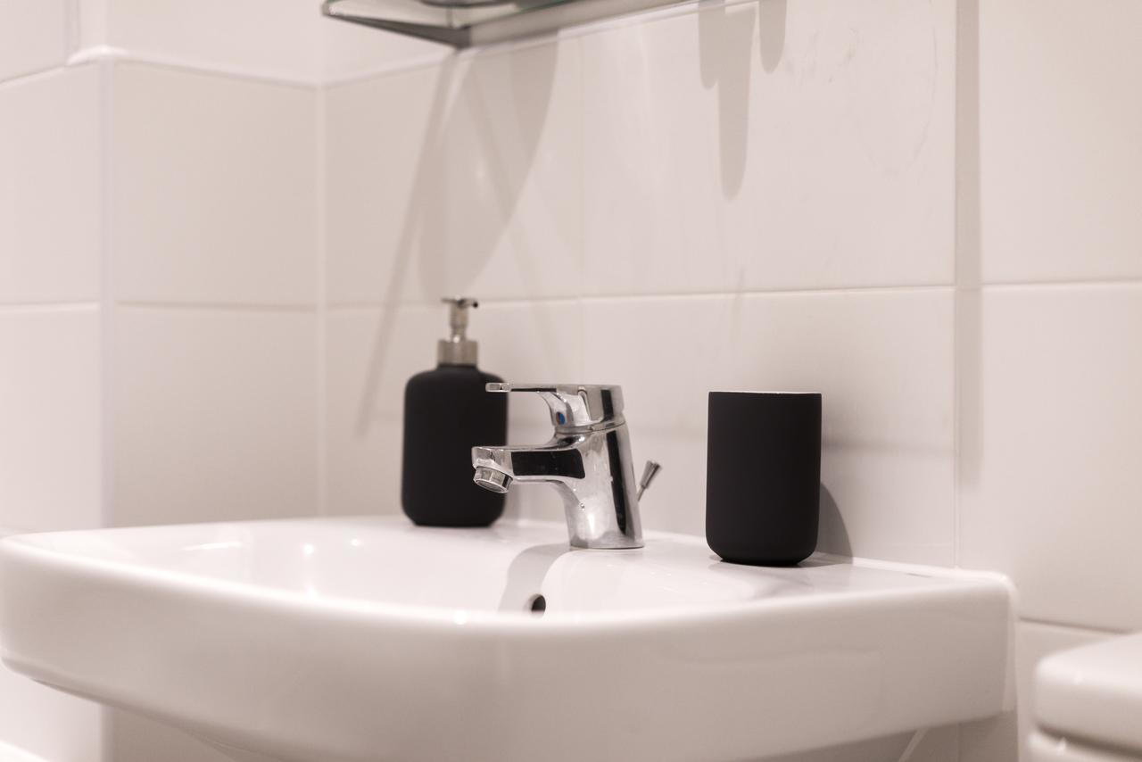 Hertford Serviced Apartments Ware Buitenkant foto