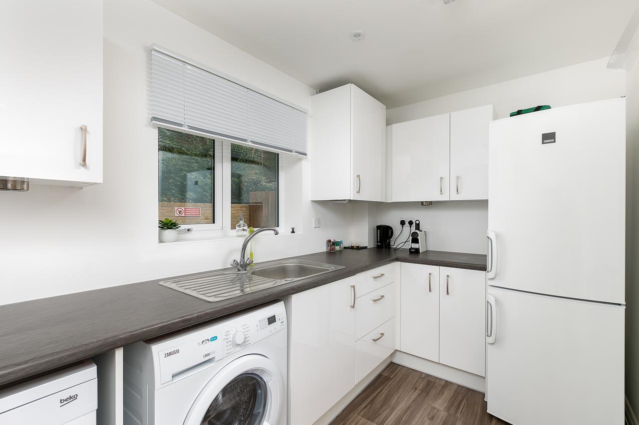 Hertford Serviced Apartments Ware Buitenkant foto
