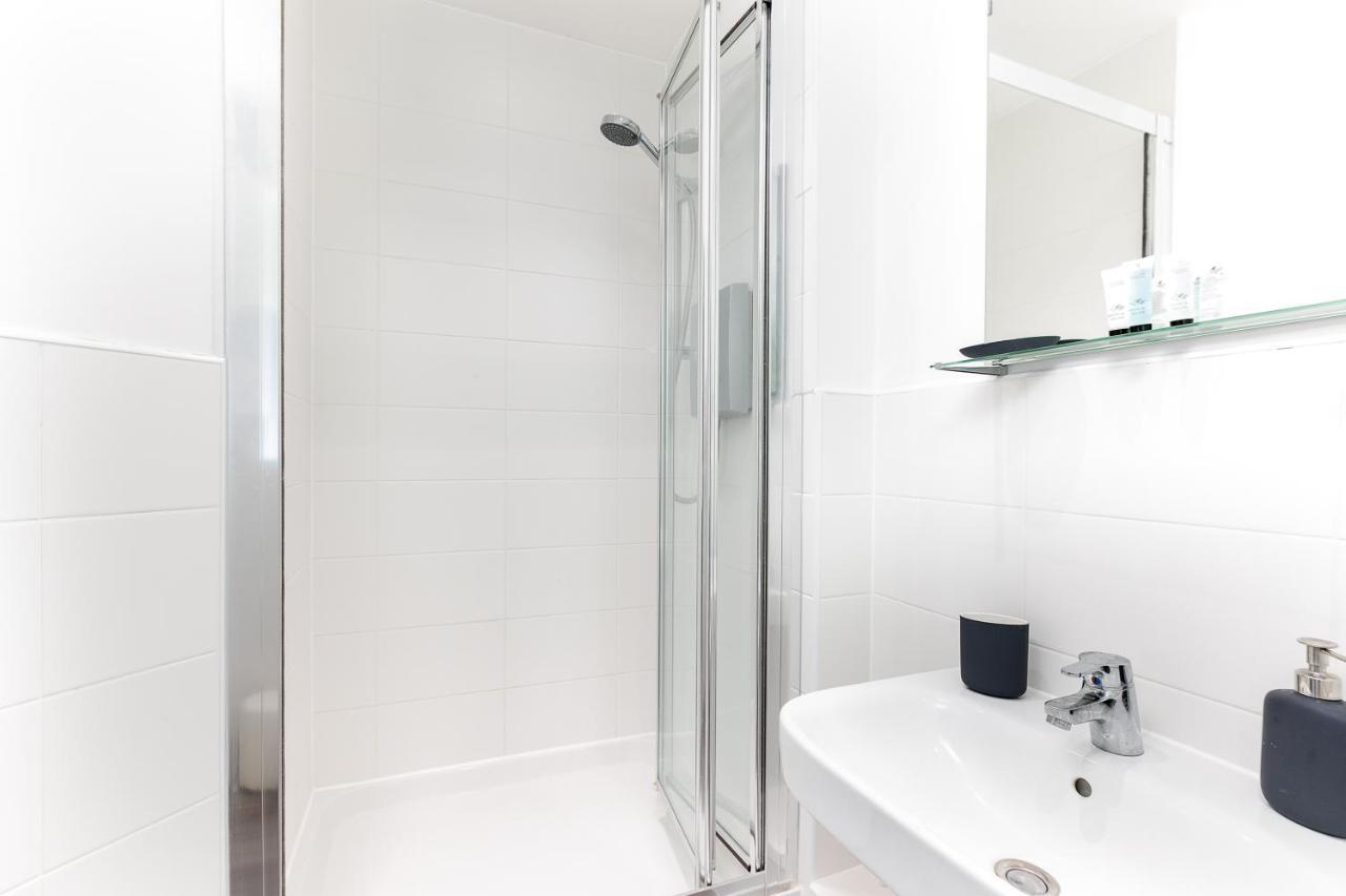 Hertford Serviced Apartments Ware Buitenkant foto