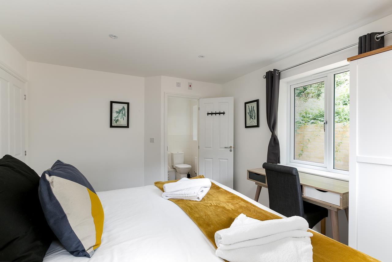 Hertford Serviced Apartments Ware Buitenkant foto