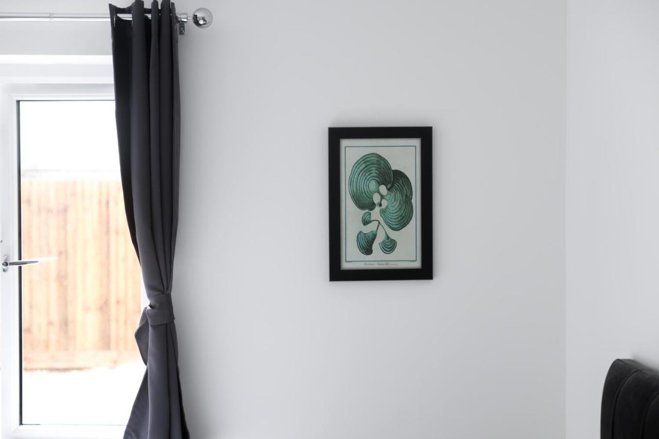 Hertford Serviced Apartments Ware Buitenkant foto